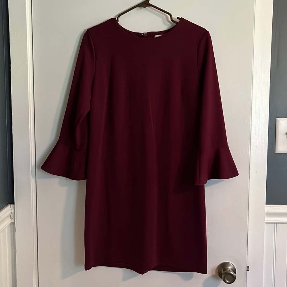 Like new old navy maroon mini dress with bell sleeves that hit under elbow